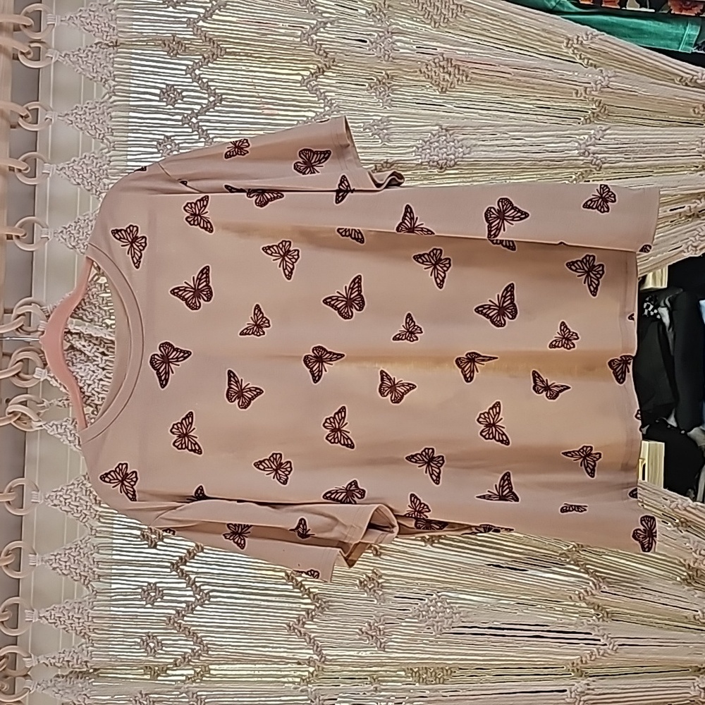 Nwot Butterfly shirt ( 3 For $20)